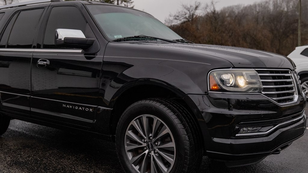 2015 Lincoln Navigator Image 8