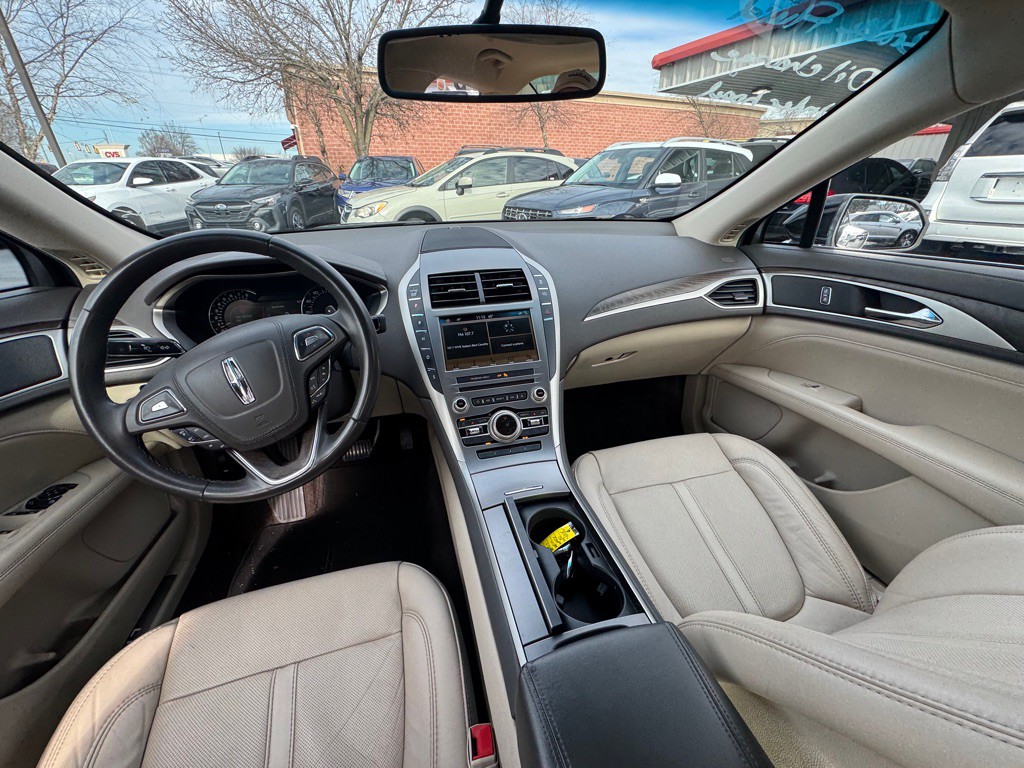2017 Lincoln MKZ Image 9