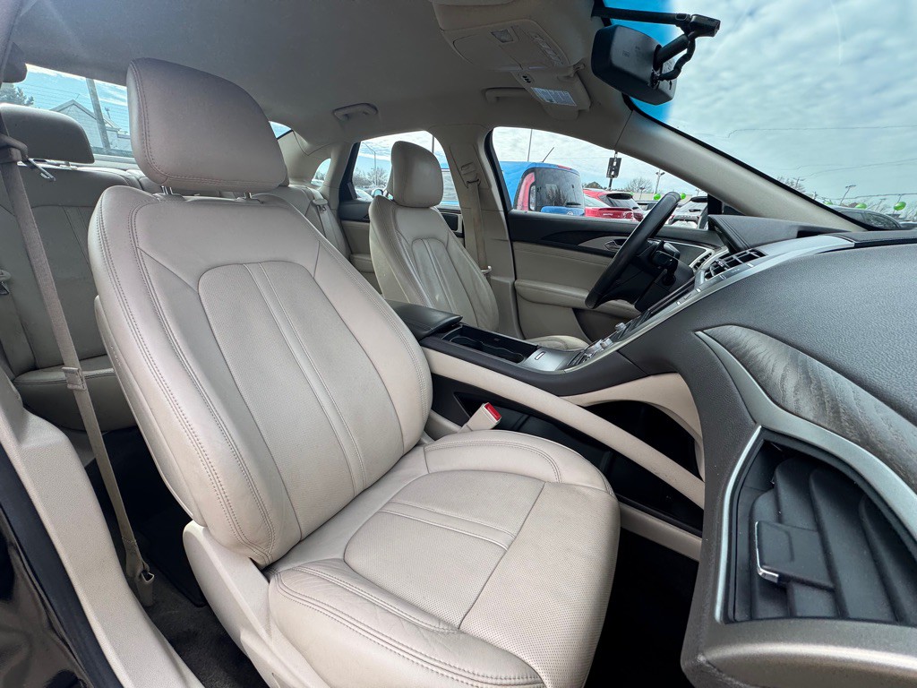 2017 Lincoln MKZ Image 10