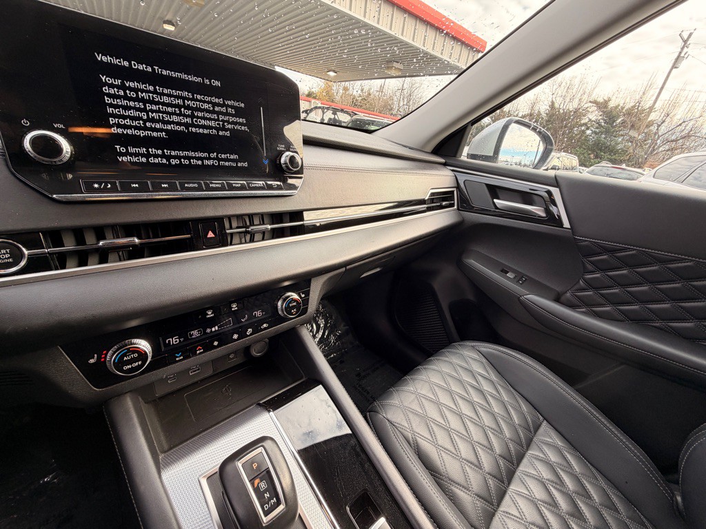 2024 Mitsubishi Outlander Image 12