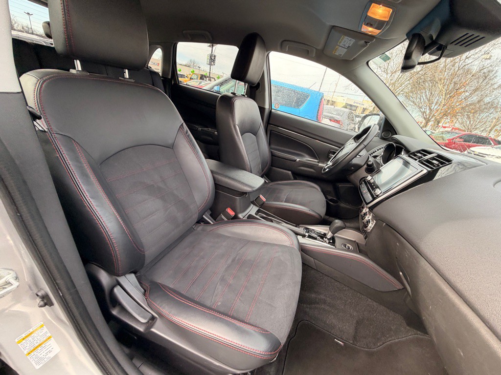 2024 Mitsubishi Outlander Image 7