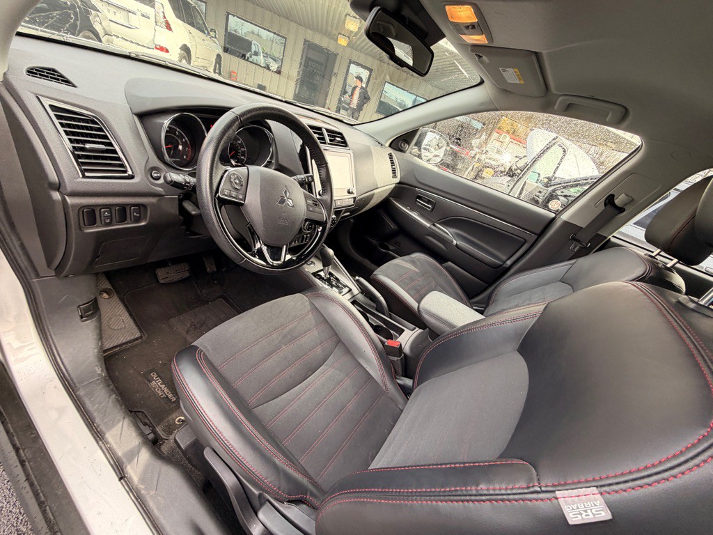 2024 Mitsubishi Outlander Image 9