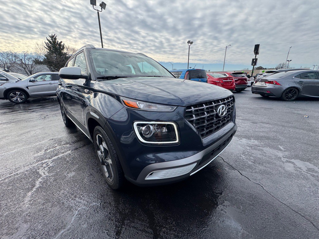 2024 Hyundai Venue Image 3