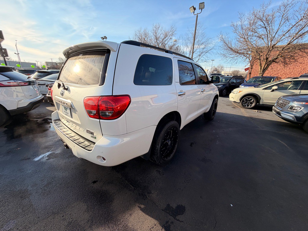 2015 Toyota Sequoia Image 3