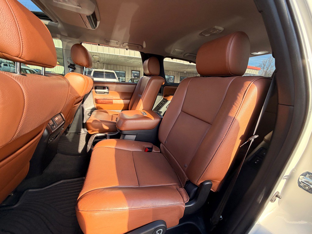 2015 Toyota Sequoia Image 5