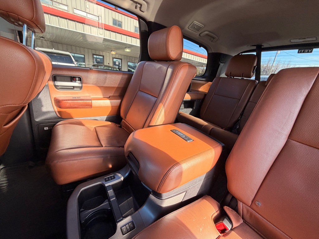 2015 Toyota Sequoia Image 7
