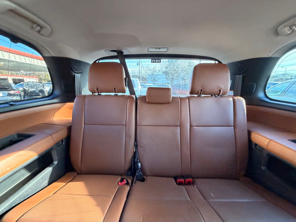 2015 Toyota Sequoia Image 10