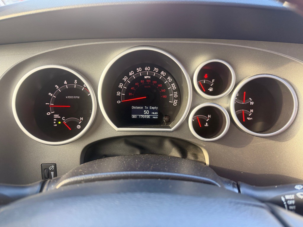 2015 Toyota Sequoia Image 15