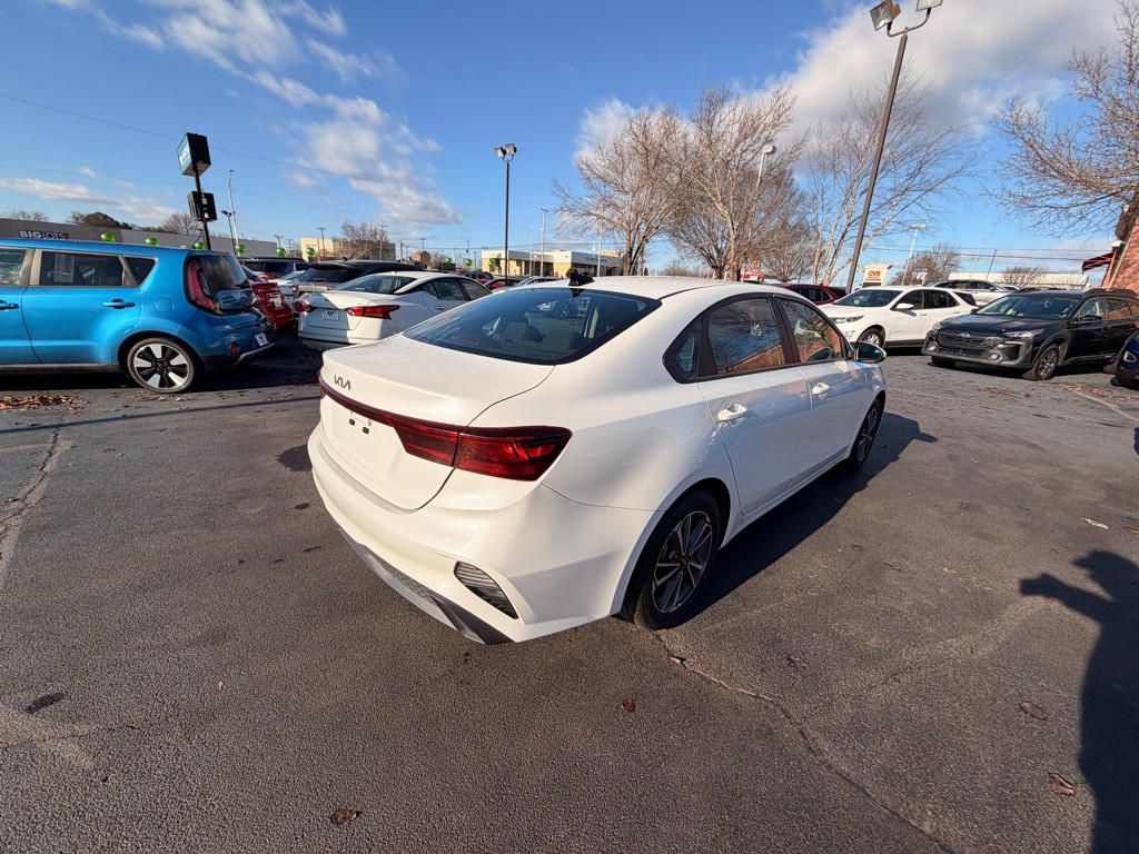 2023 Kia Forte Image 3