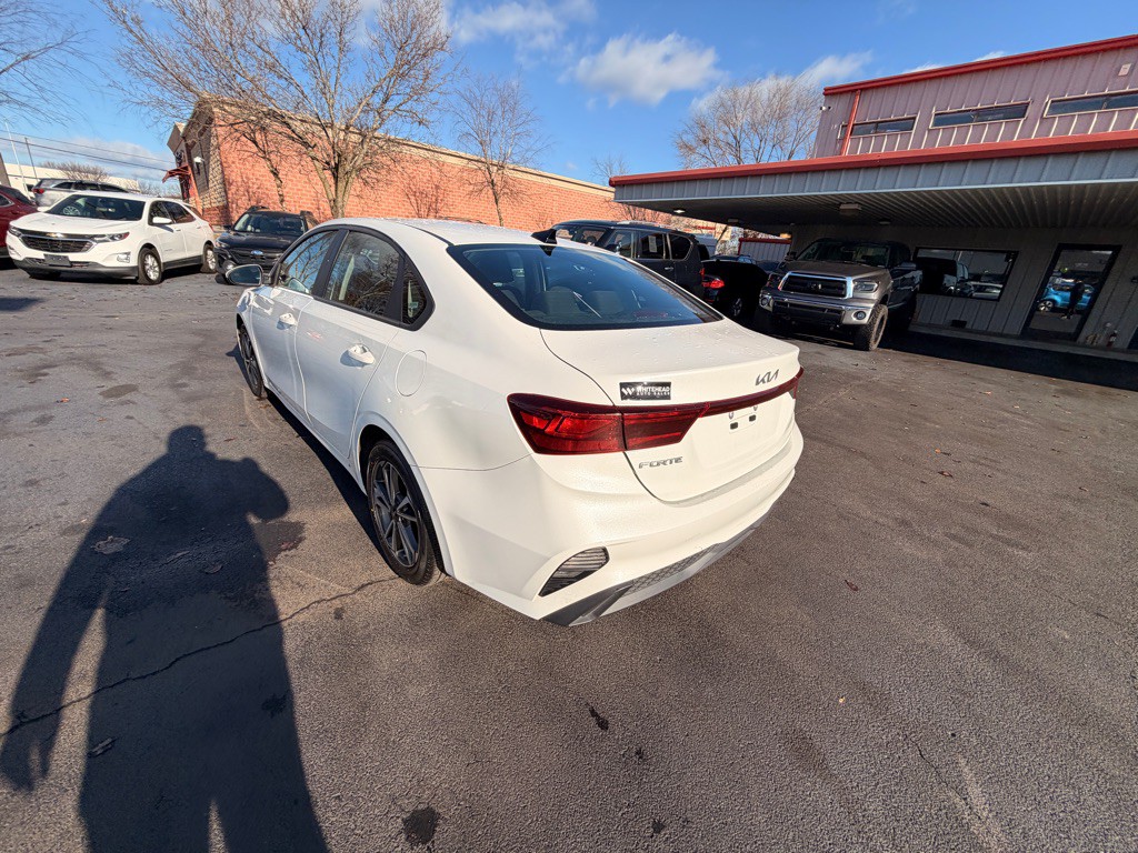 2023 Kia Forte Image 4
