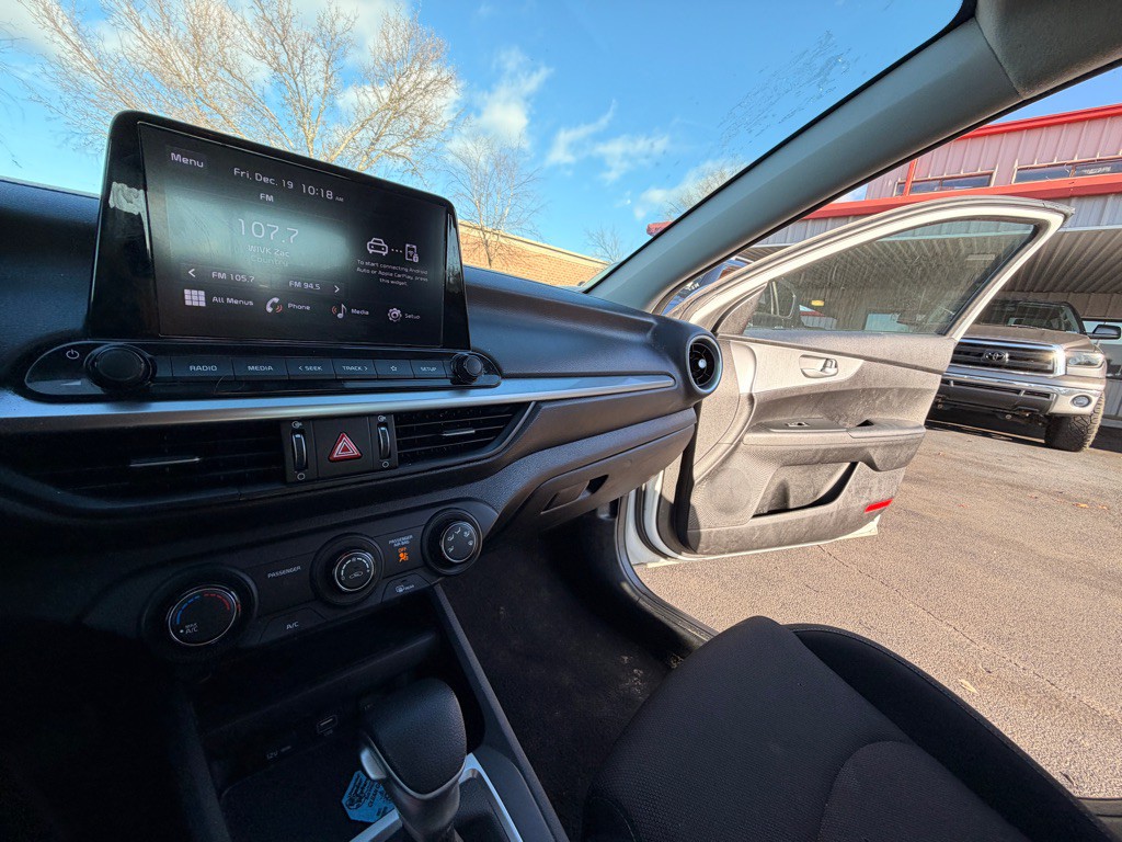 2023 Kia Forte Image 10