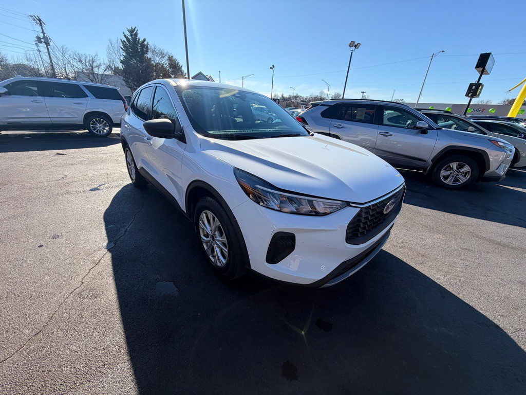 2024 Ford Escape Image 2