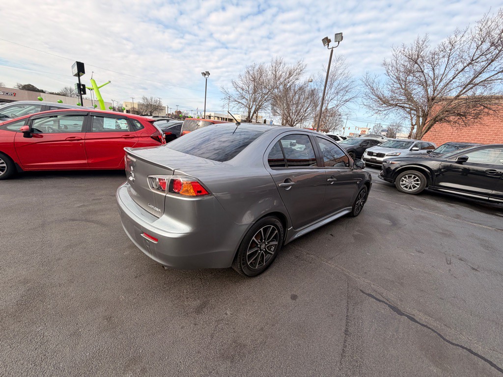 2017 Mitsubishi Lancer Image 2