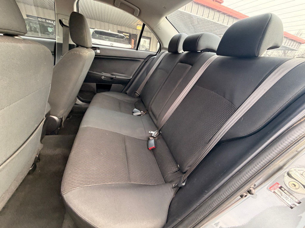 2017 Mitsubishi Lancer Image 3