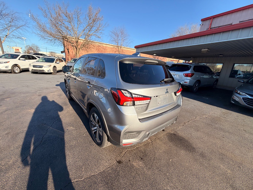 2024 Mitsubishi Outlander Image 4