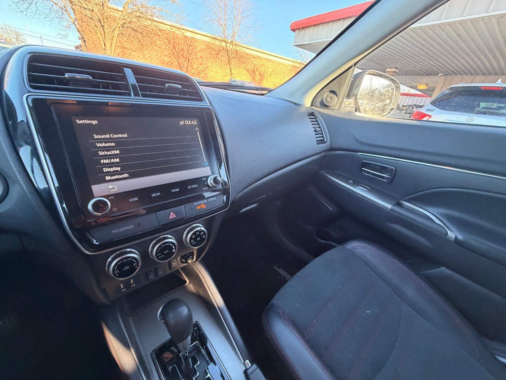 2024 Mitsubishi Outlander Image 10