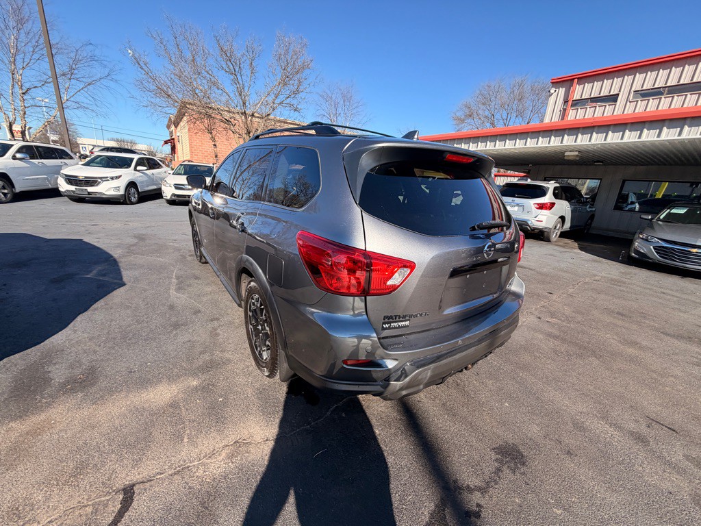 2019 Nissan Pathfinder Image 4