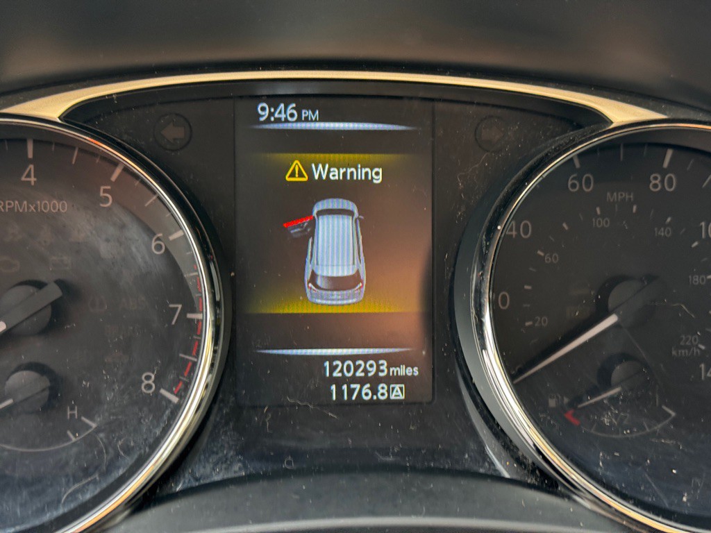 2015 Nissan Rogue Image 8