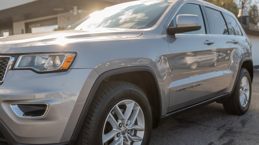 2018 Jeep Grand Cherokee Image 2