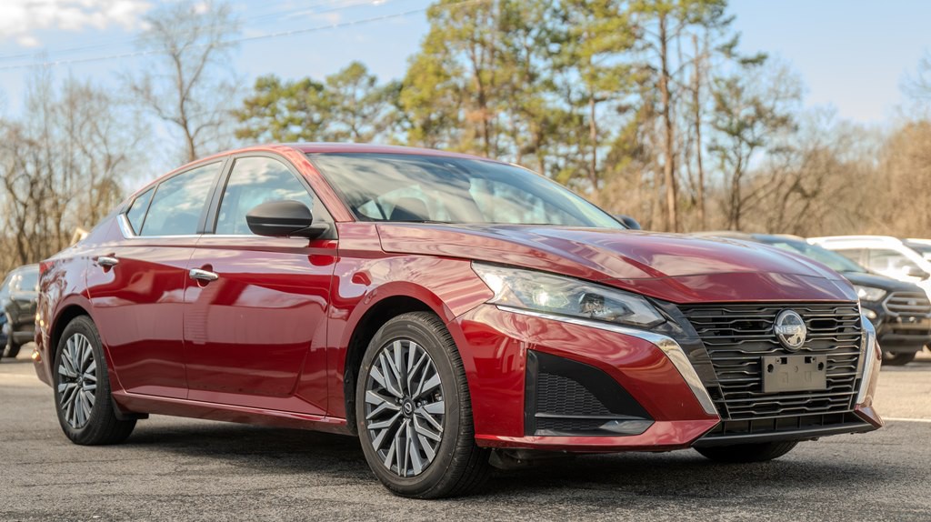 2024 Nissan Altima Image 8