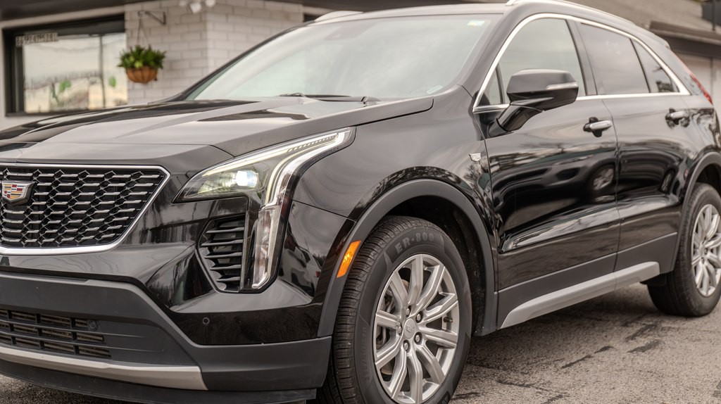 2023 Cadillac XT4 Image 2