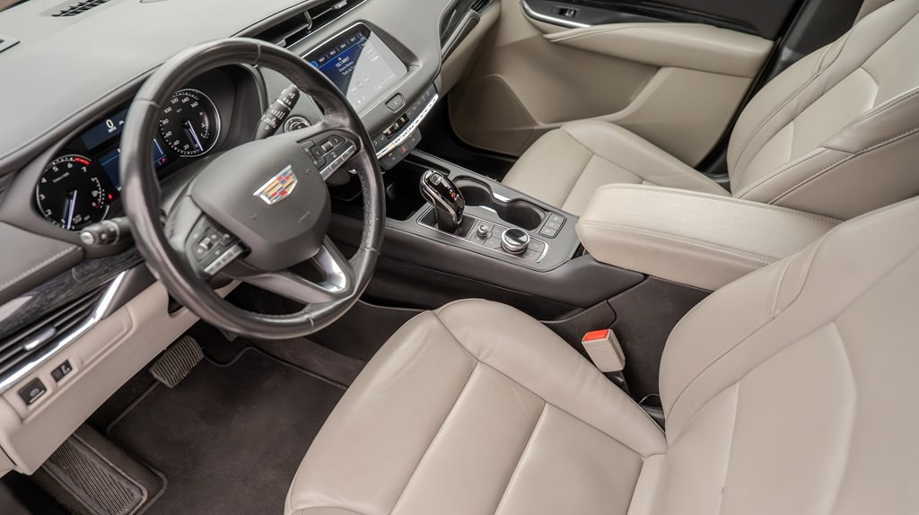 2023 Cadillac XT4 Image 9