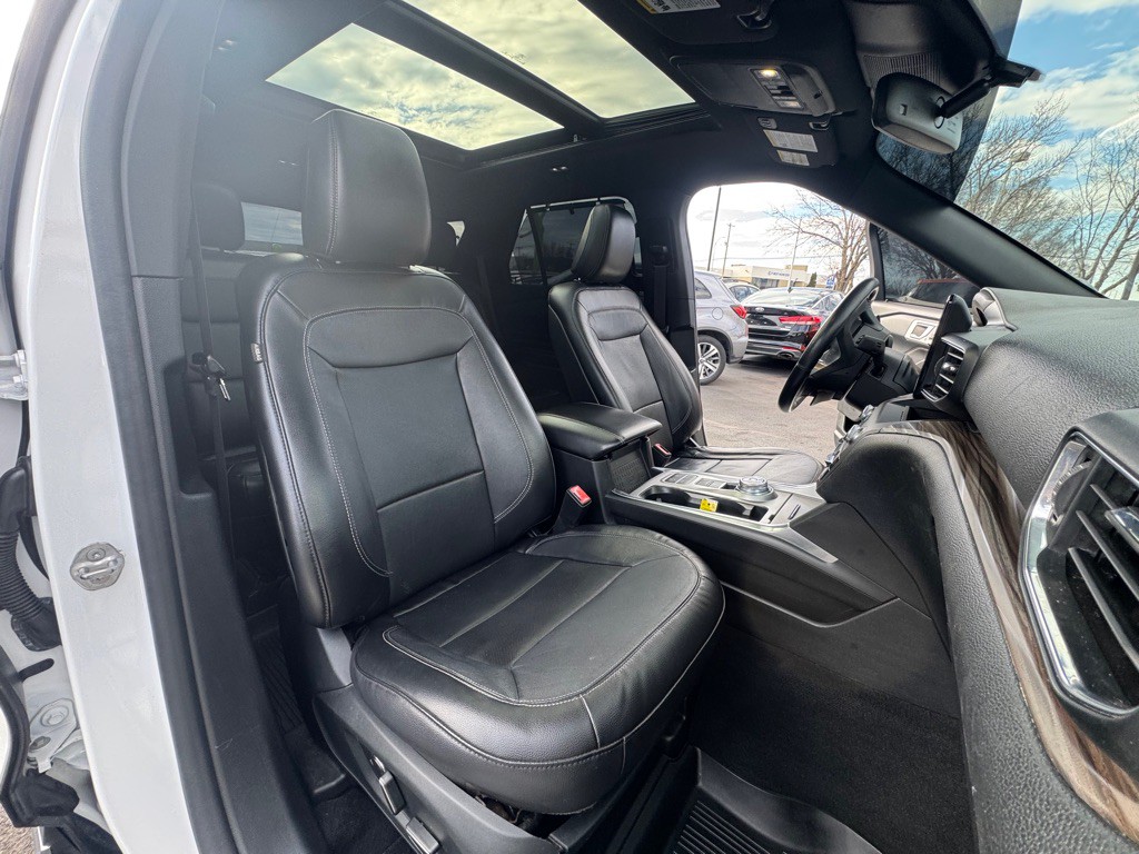 2020 Ford Explorer Image 6