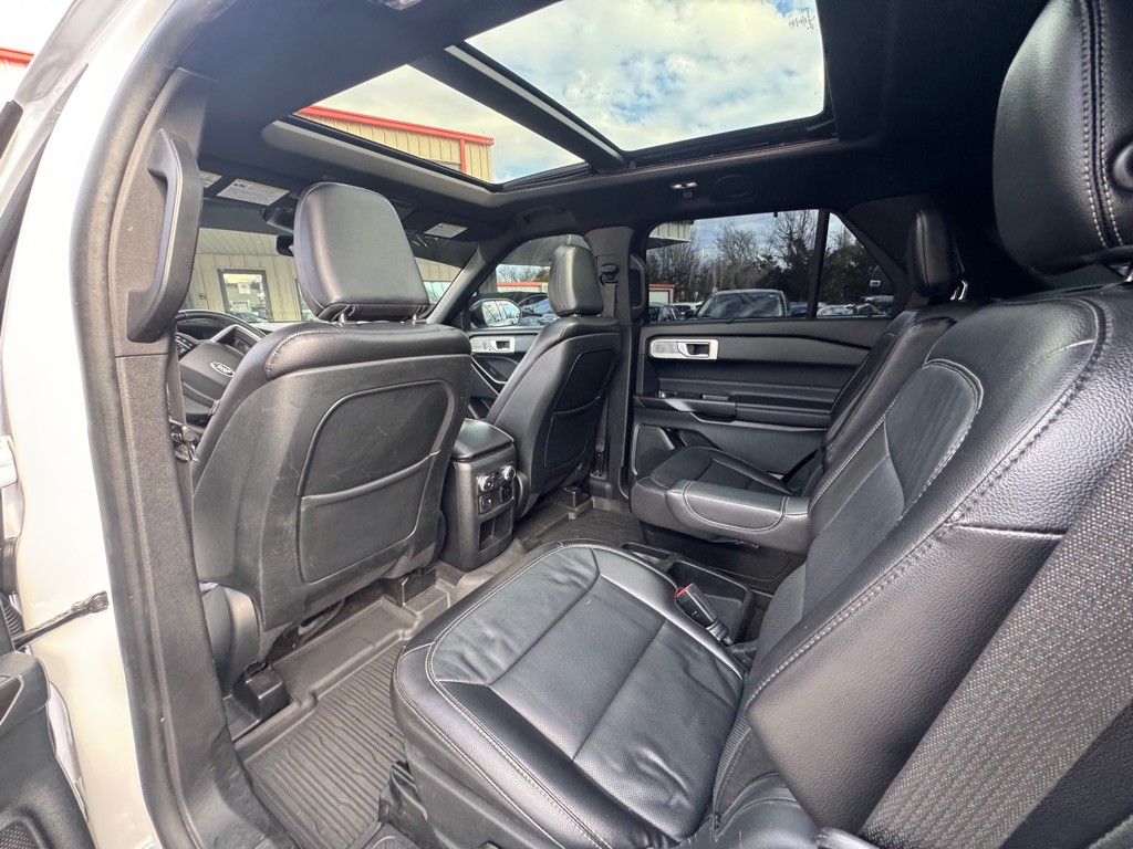 2020 Ford Explorer Image 8