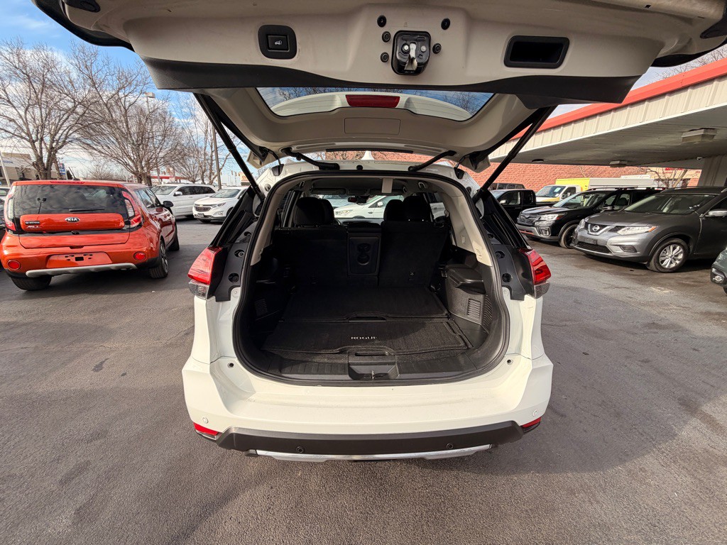 2020 Nissan Rogue Image 5