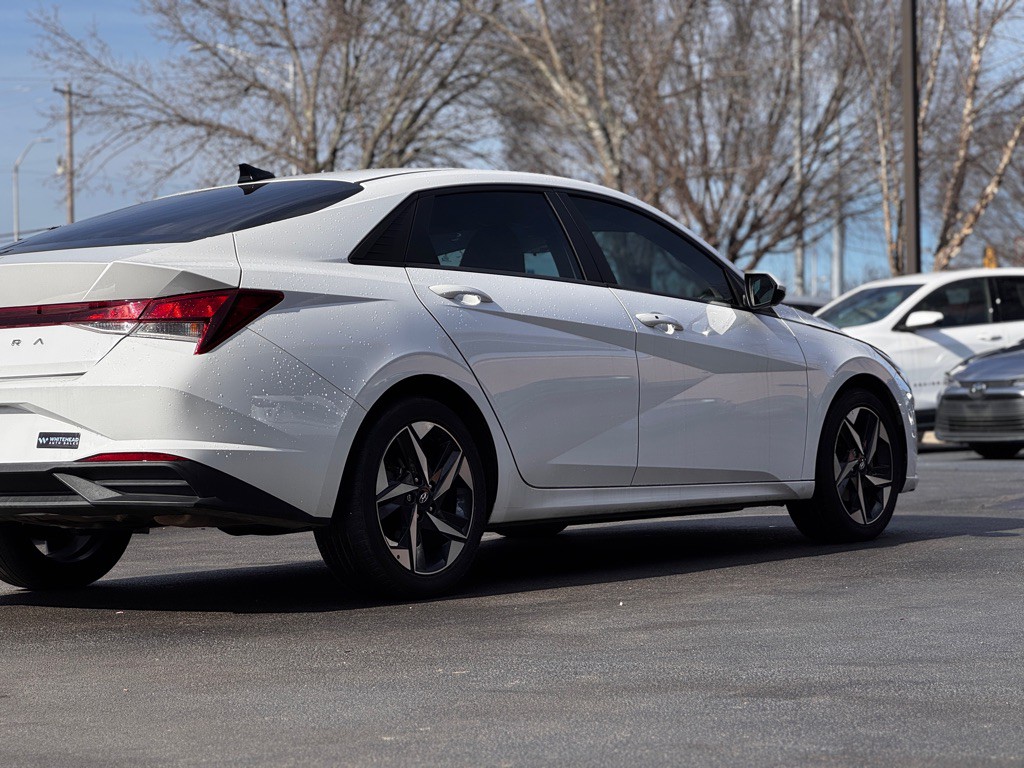 2023 Hyundai Elantra Image 4