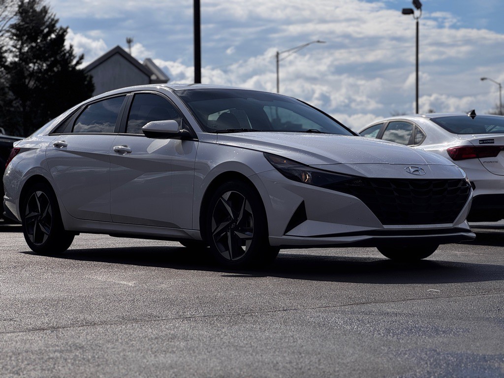 2023 Hyundai Elantra Image 5