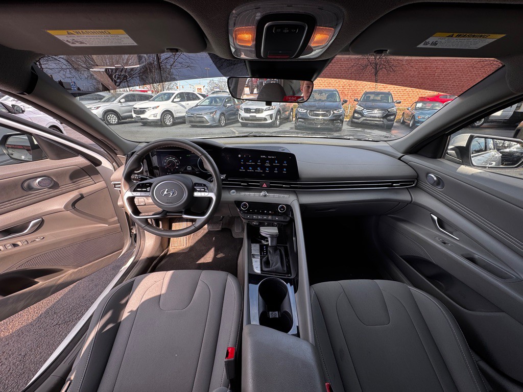 2023 Hyundai Elantra Image 8