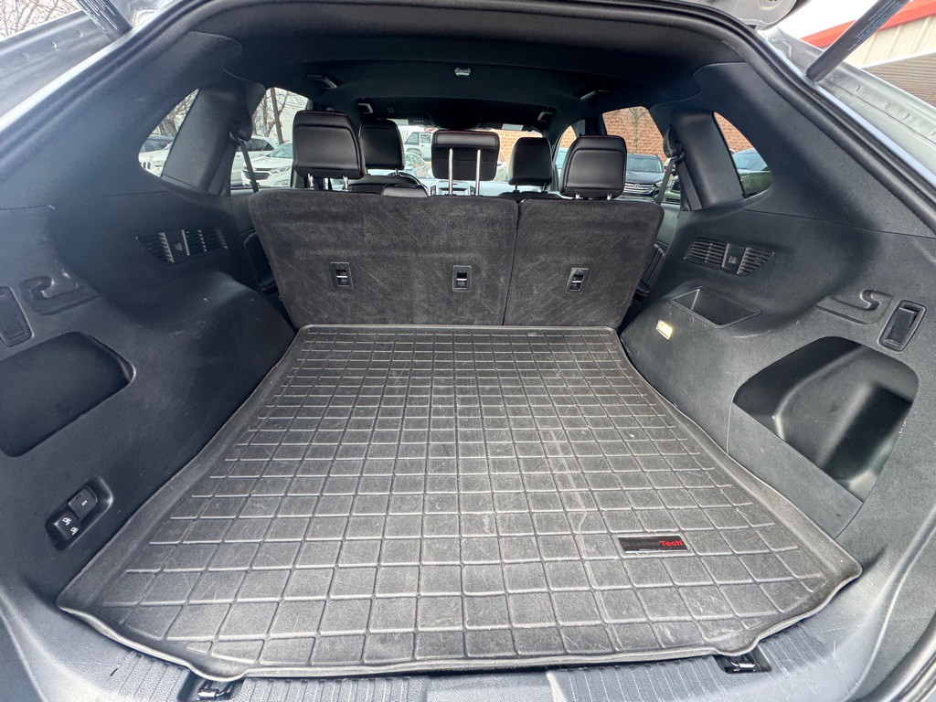 2020 Ford Edge Image 8