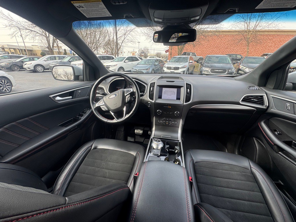 2020 Ford Edge Image 10