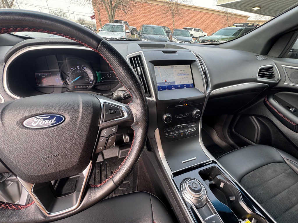 2020 Ford Edge Image 13