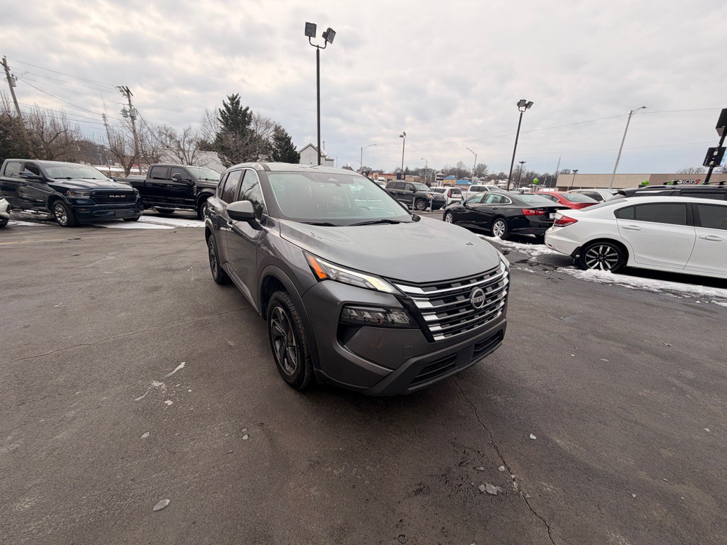 2024 Nissan Rogue Image 2