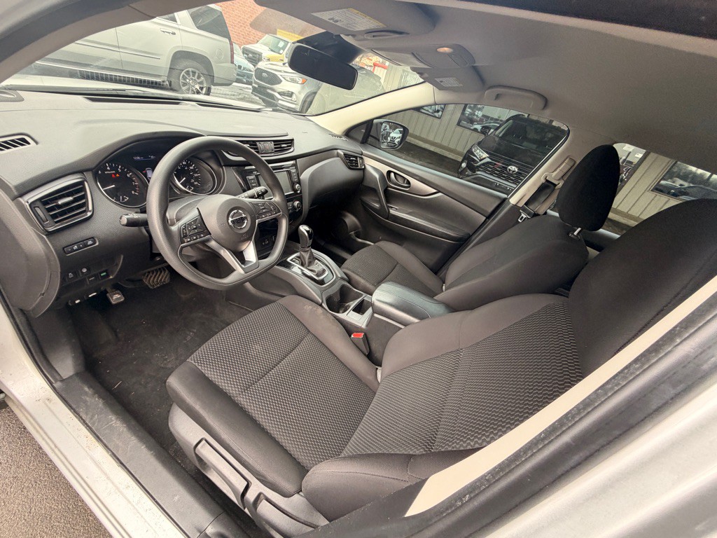 2020 Nissan Rogue Image 9