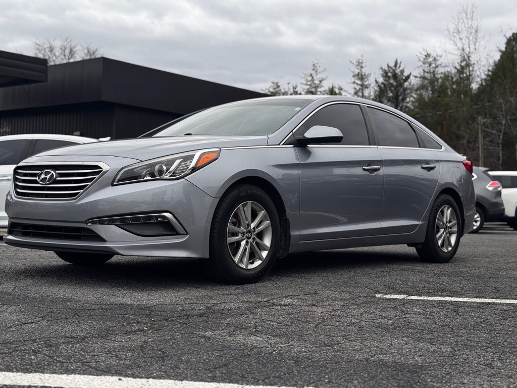 2015 Hyundai Sonata Image 2