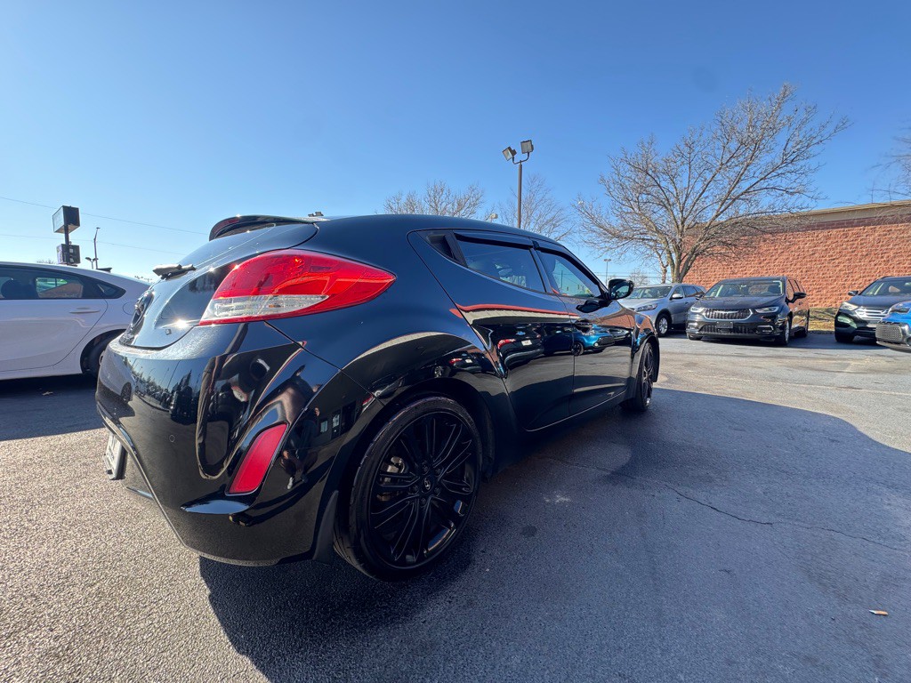2012 Hyundai Veloster Image 3