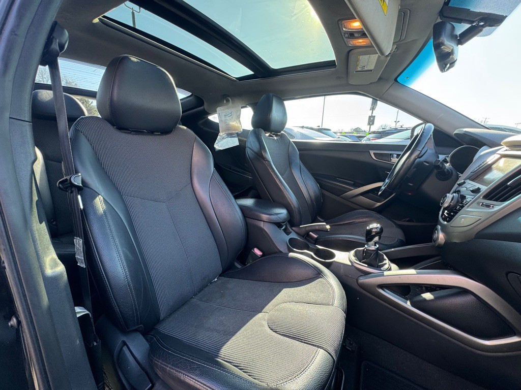 2012 Hyundai Veloster Image 5