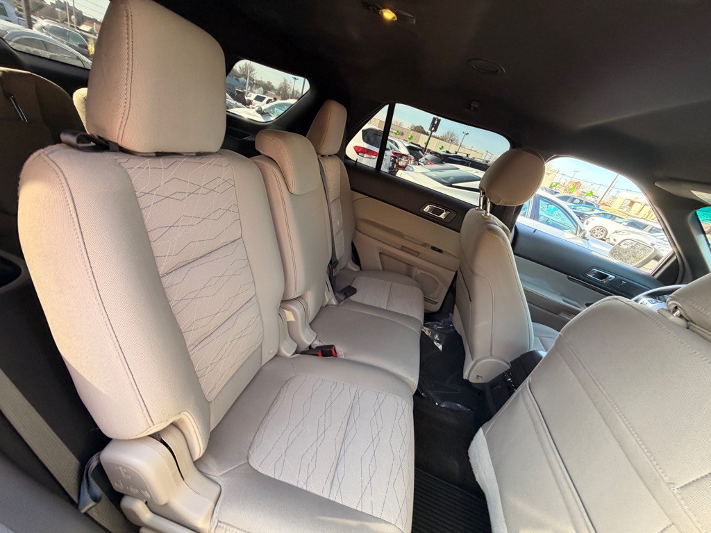 2015 Ford Explorer Image 6