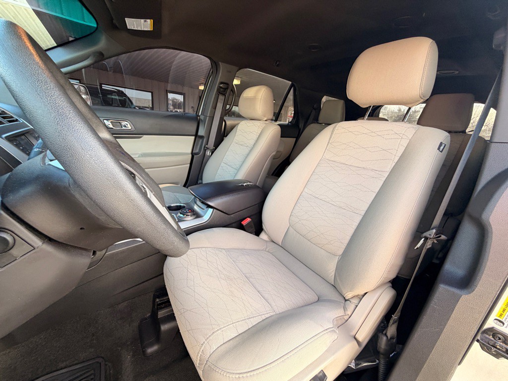 2015 Ford Explorer Image 8