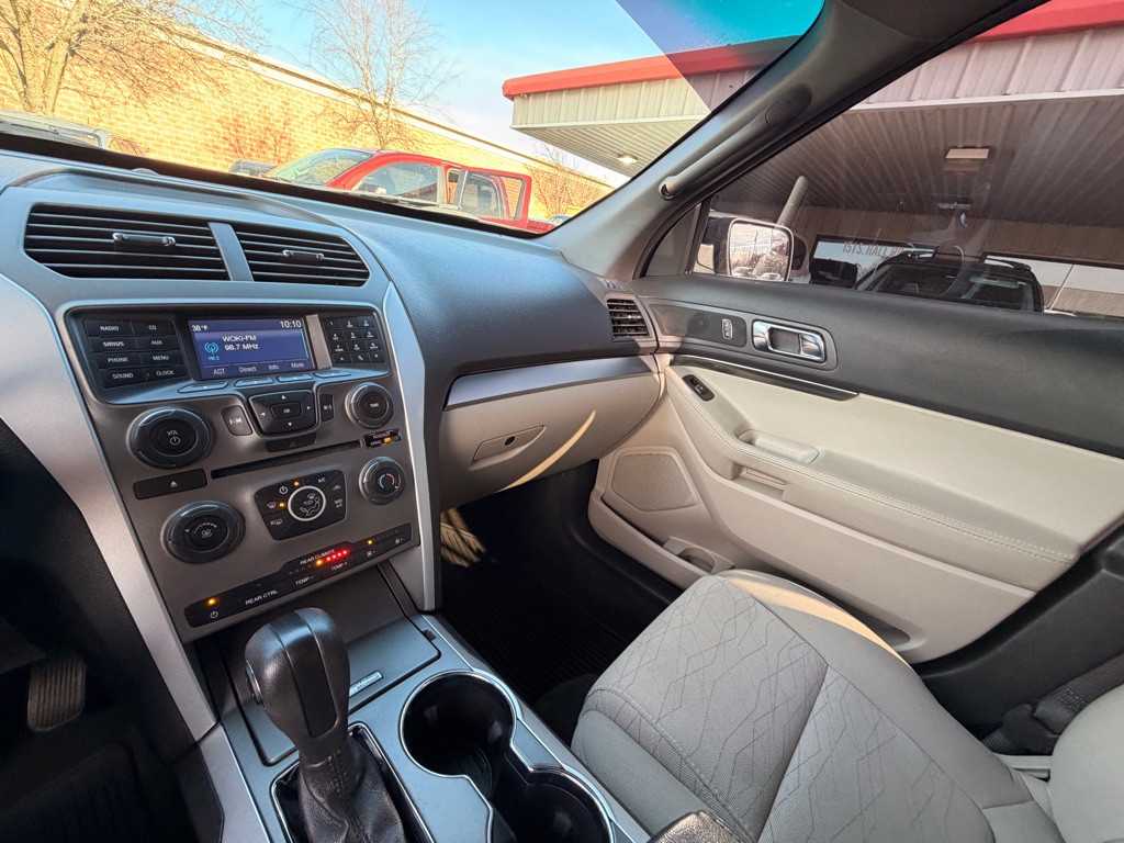 2015 Ford Explorer Image 10