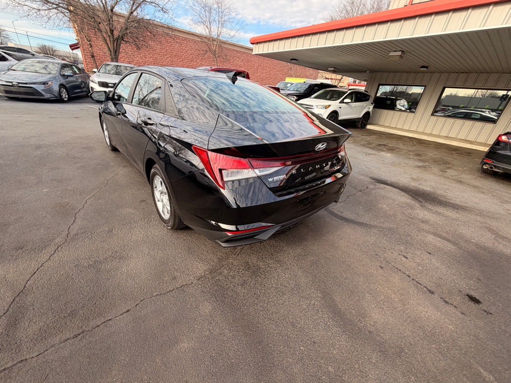 2021 Hyundai Elantra Image 4