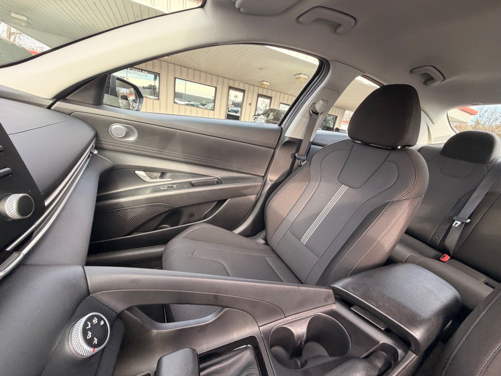 2021 Hyundai Elantra Image 7