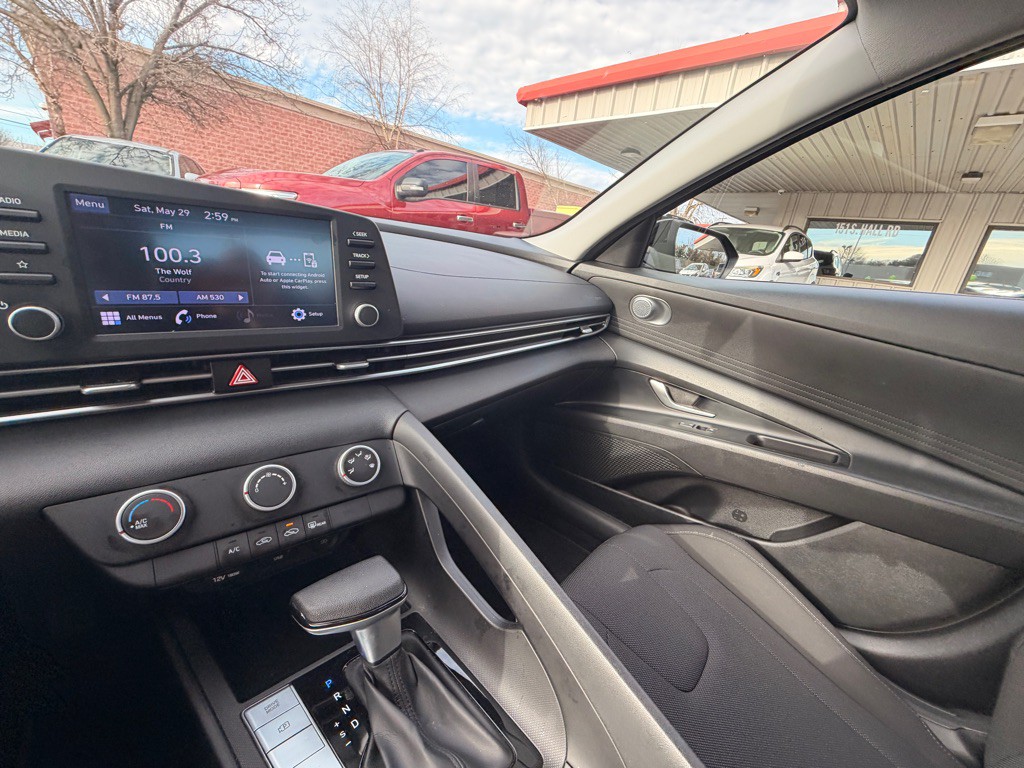 2021 Hyundai Elantra Image 9