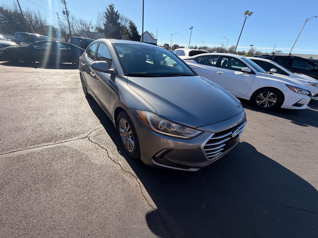2018 Hyundai Elantra Image 2