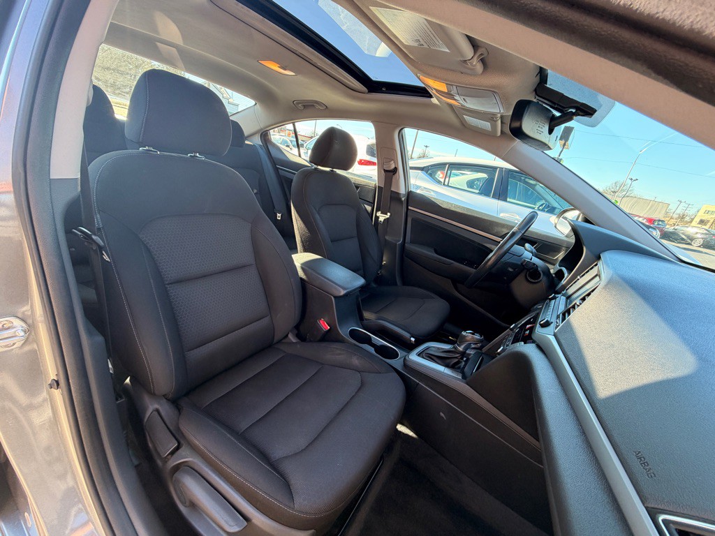 2018 Hyundai Elantra Image 7