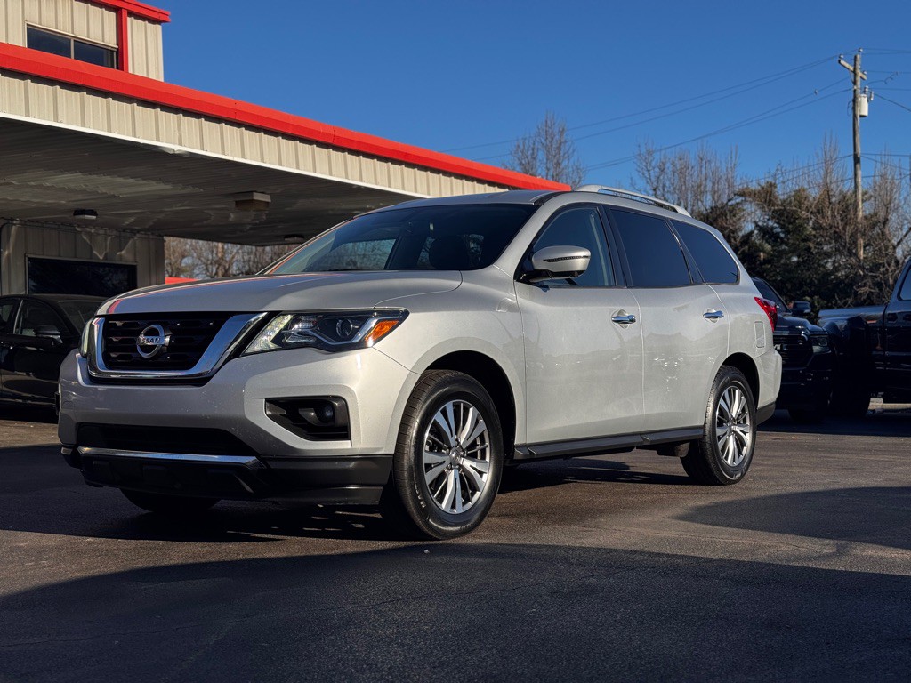 2020 Nissan Pathfinder Image 2