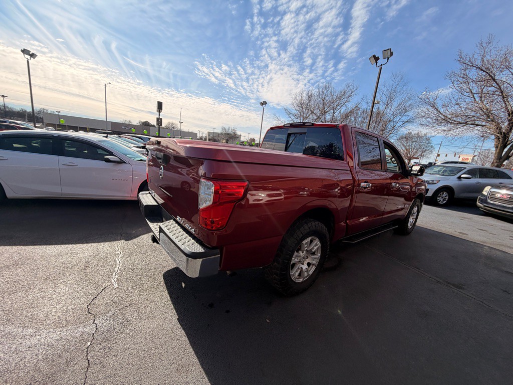 2019 Nissan Titan Image 3